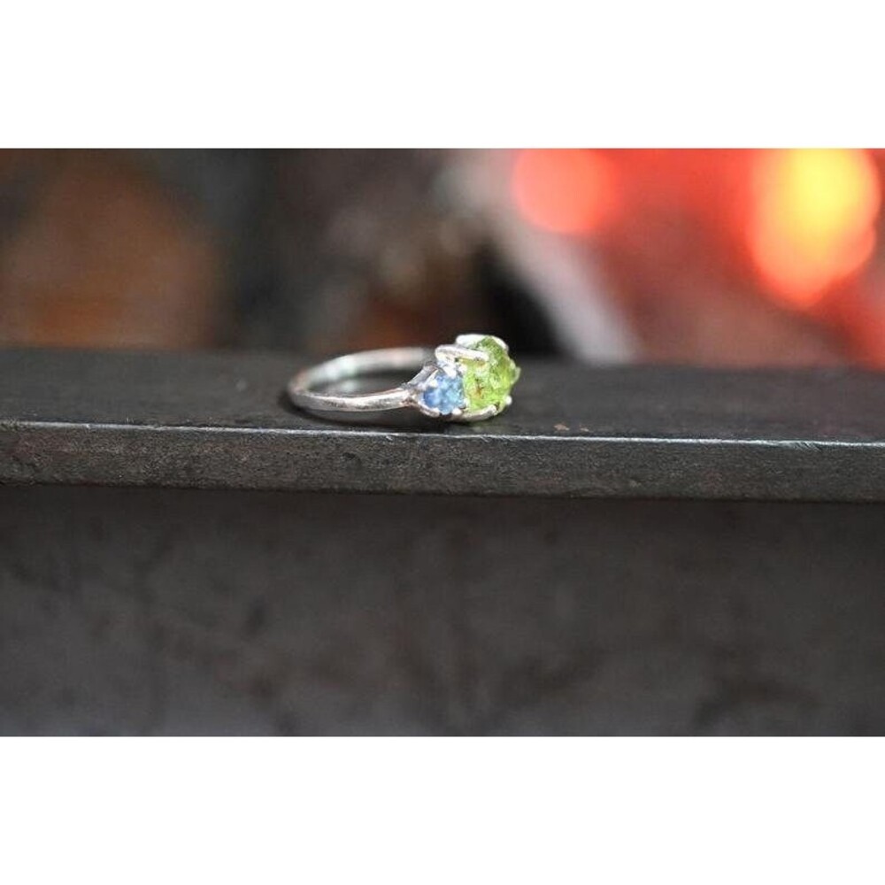 Peridot Engagement Ring - Three Stone Ring - Sapphire Ring - Unique Gemstone Ste - Picture 4 of 6